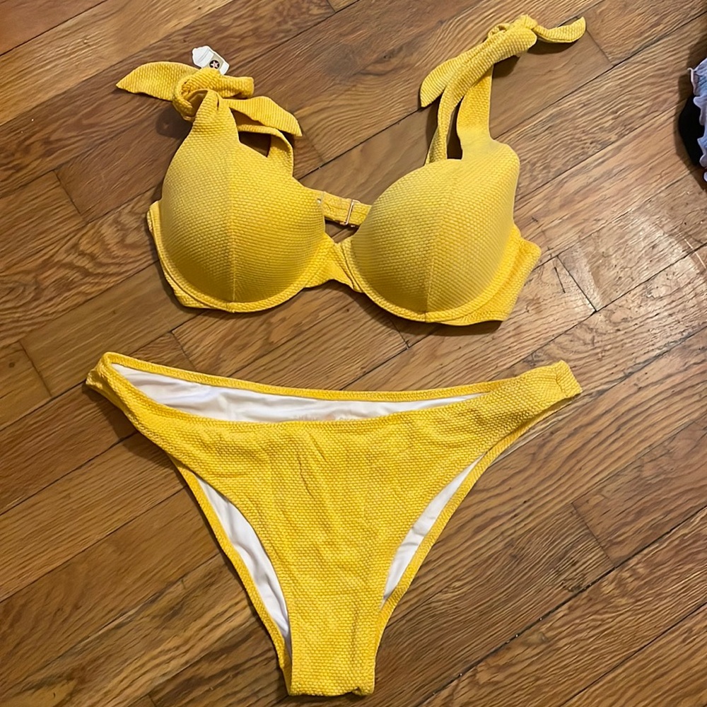 Sun & Shore yellow bikini. Top: 34c bottom: medium